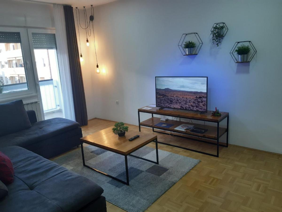 For5 Apartment Ðakovo Bagian luar foto