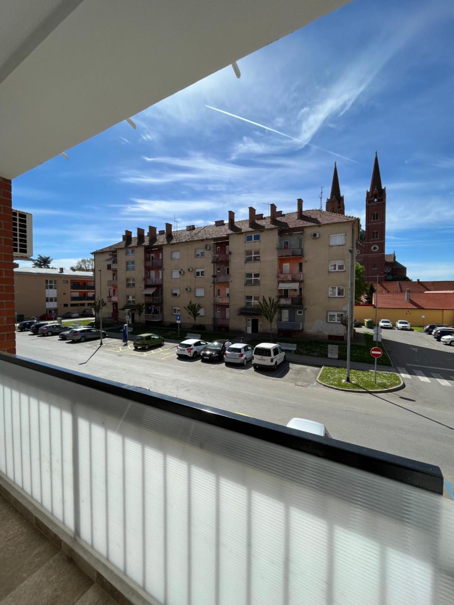 For5 Apartment Ðakovo Bagian luar foto