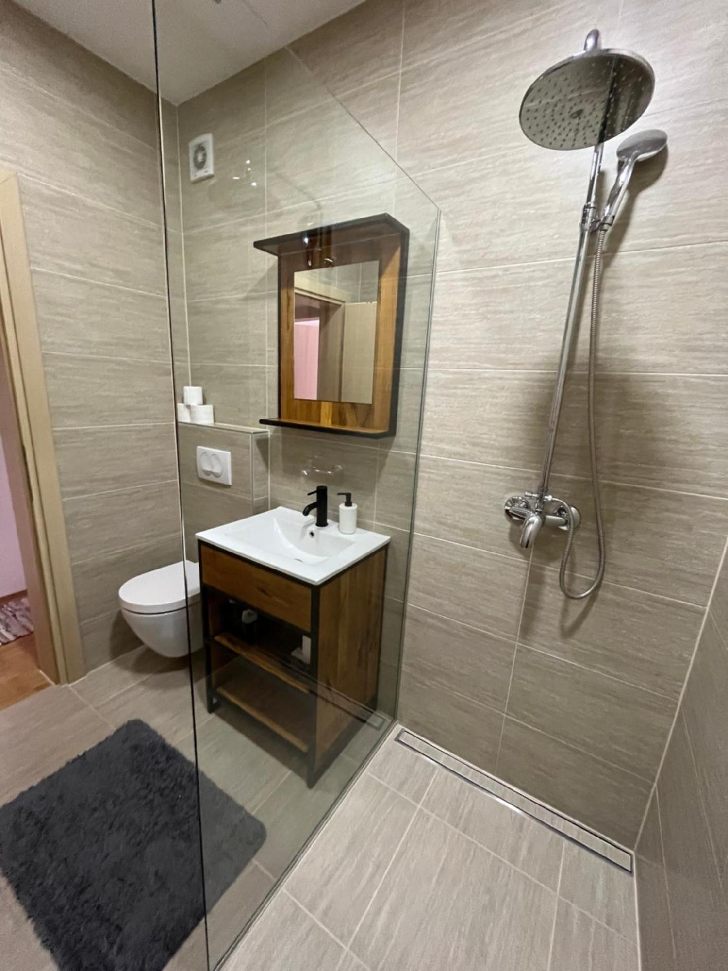 For5 Apartment Ðakovo Bagian luar foto